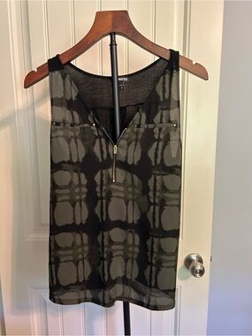 Express Olive & Black Patterned Sleeveless Zip-Front Tank